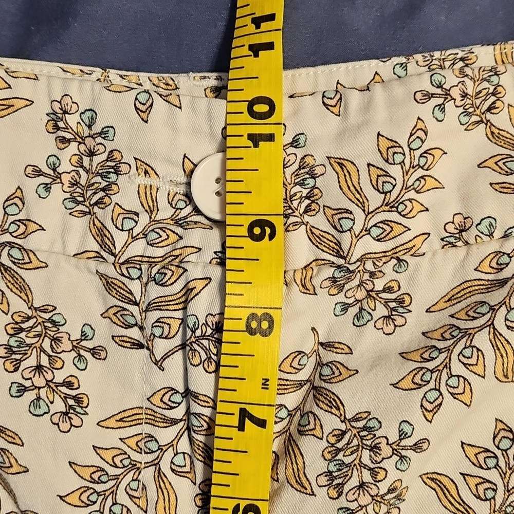 Loft Outlet Cream Print Shirts 4 Inch Inseam - Picture 12 of 15